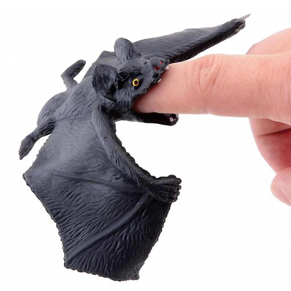 Летучая мышь с яблоком