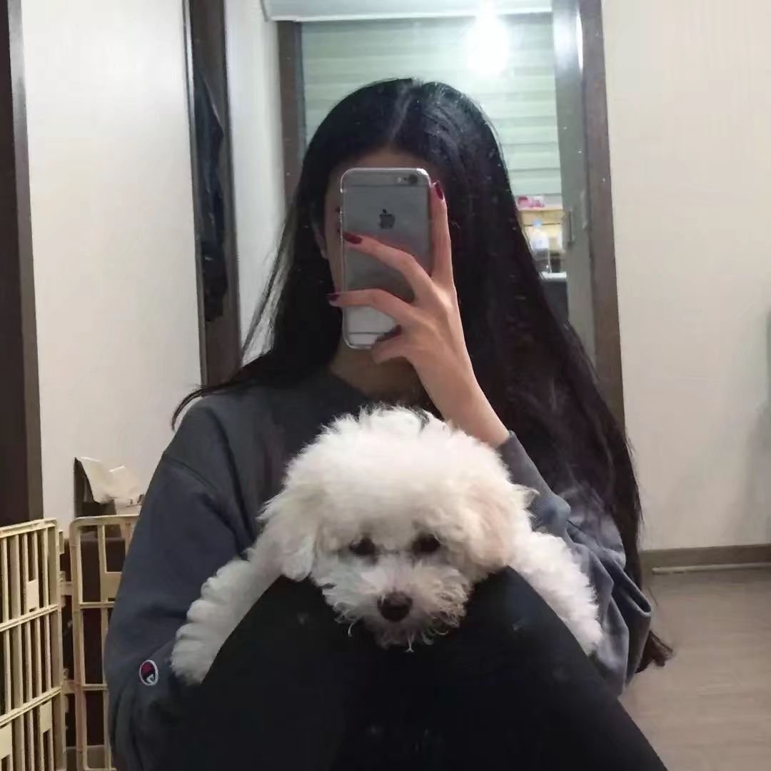 Кореянка с щенком