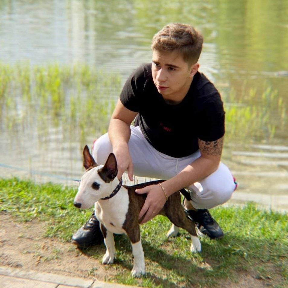 Смешная собачка фермер