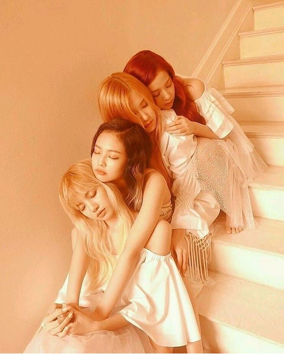 BLACKPINK Розэ и лиса