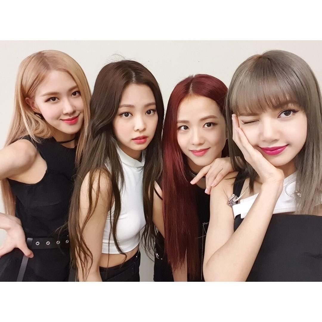 Группа BLACKPINK Джису и Дженни