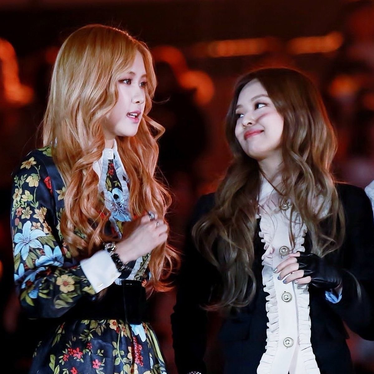BLACKPINK Rose и Дженни