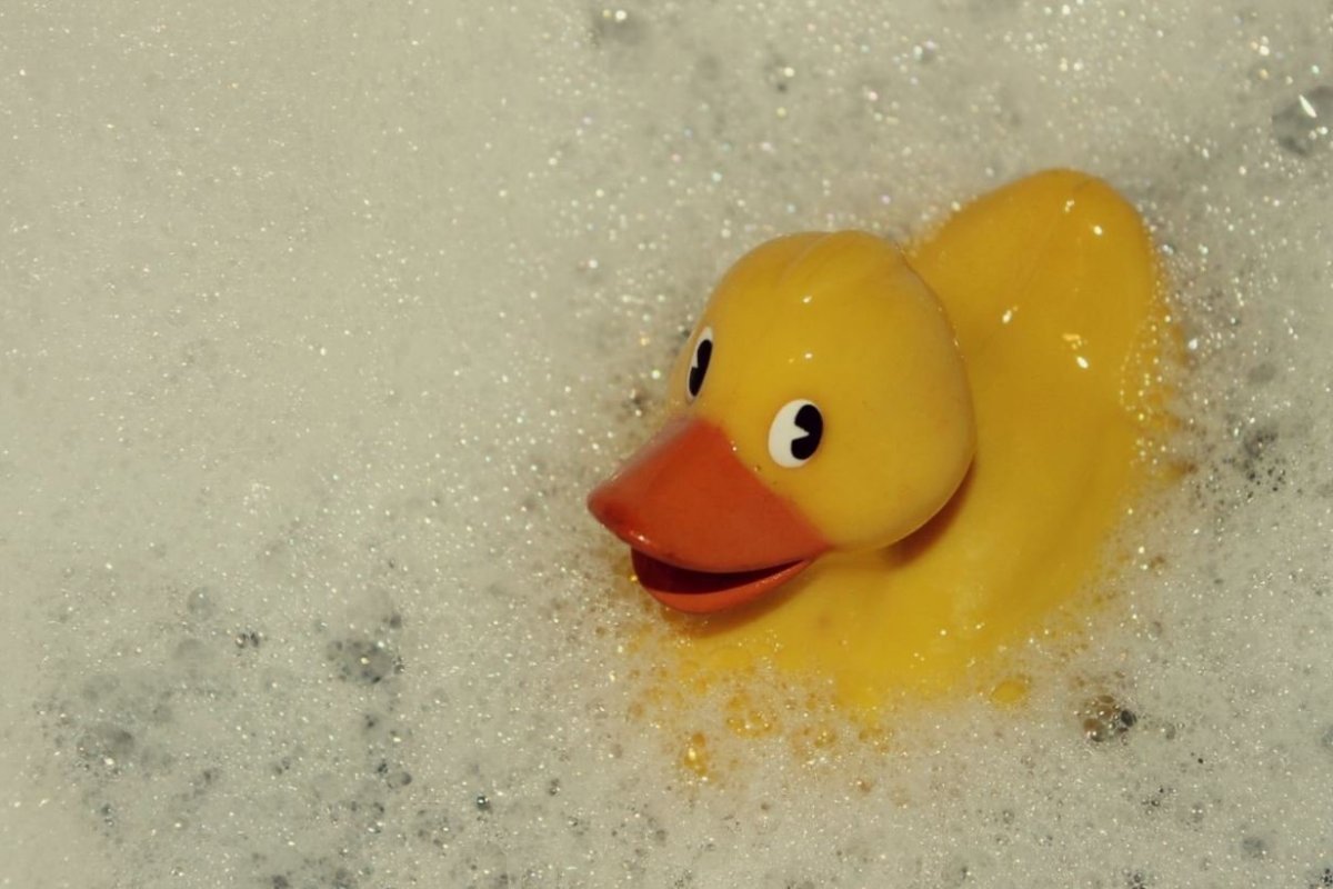 Уточка для ванны