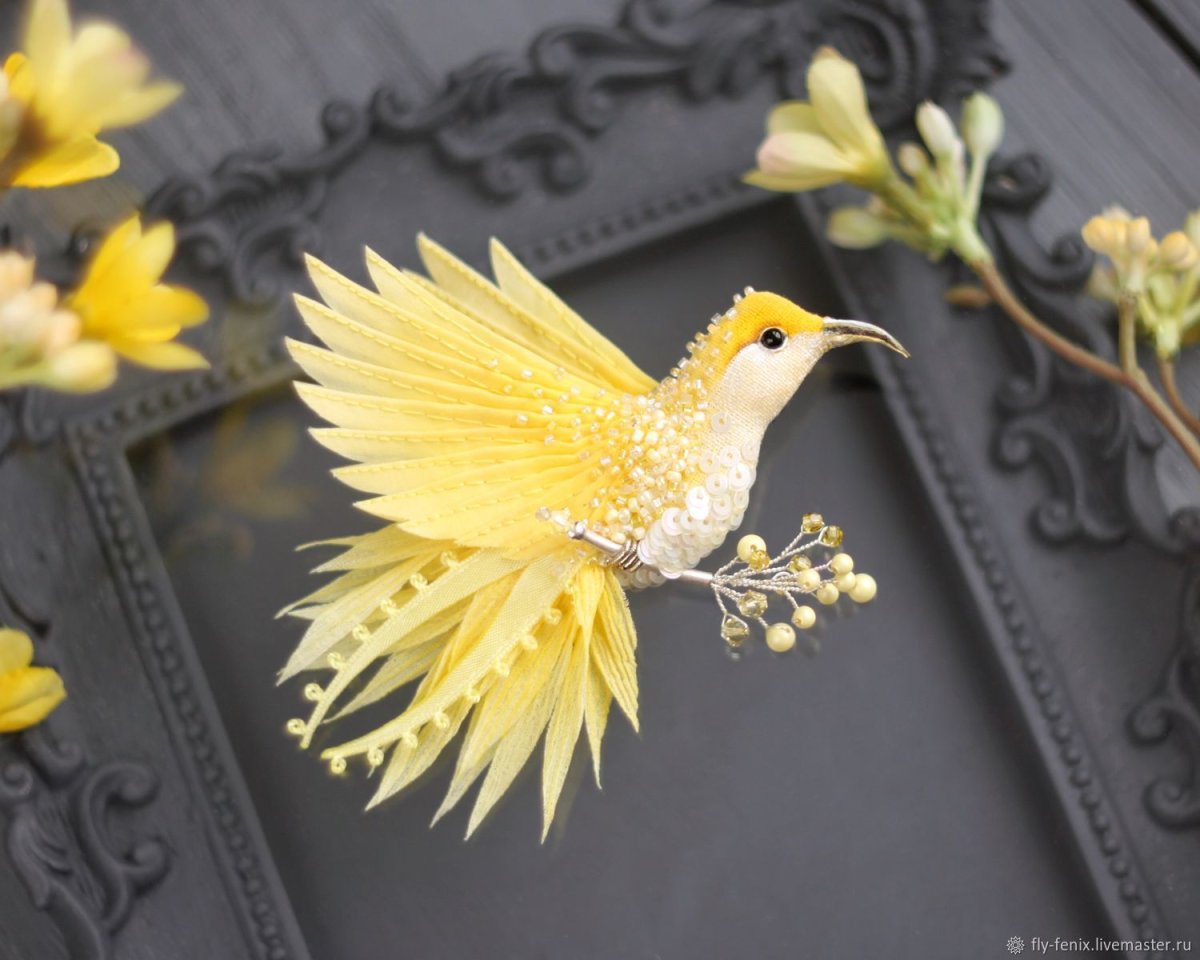 Брошь Колибри крючком