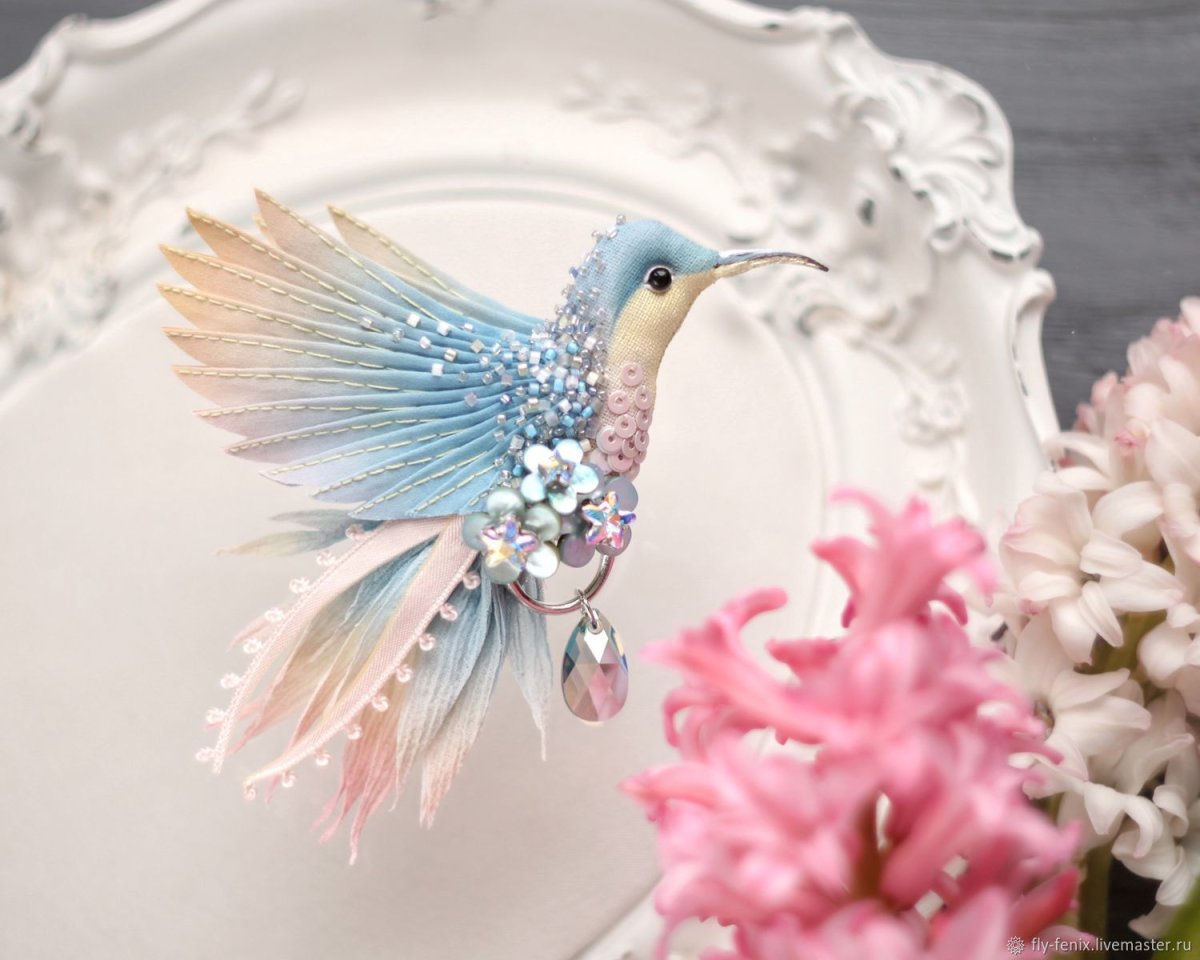 Объемные броши