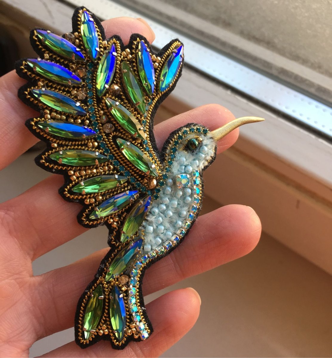 Брошь птичка зеленая