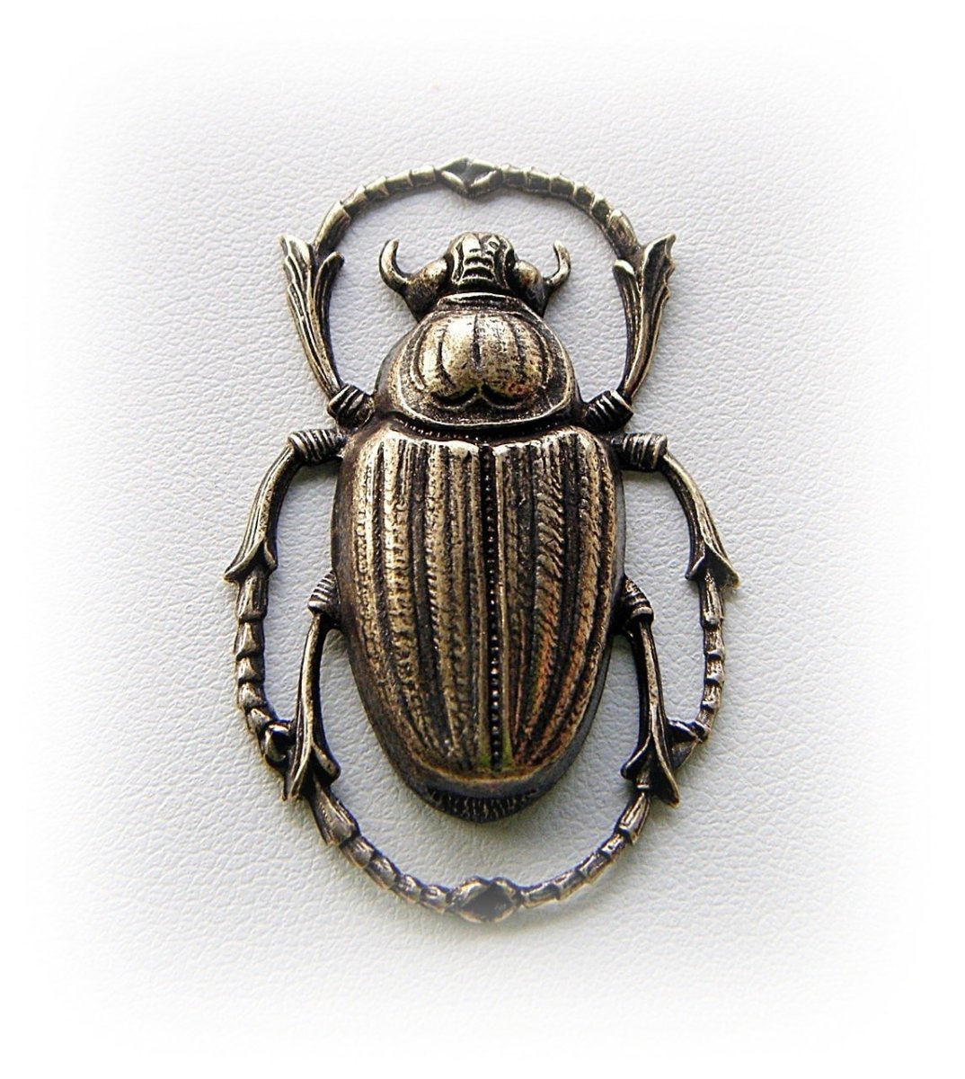 Священный скарабей талисман