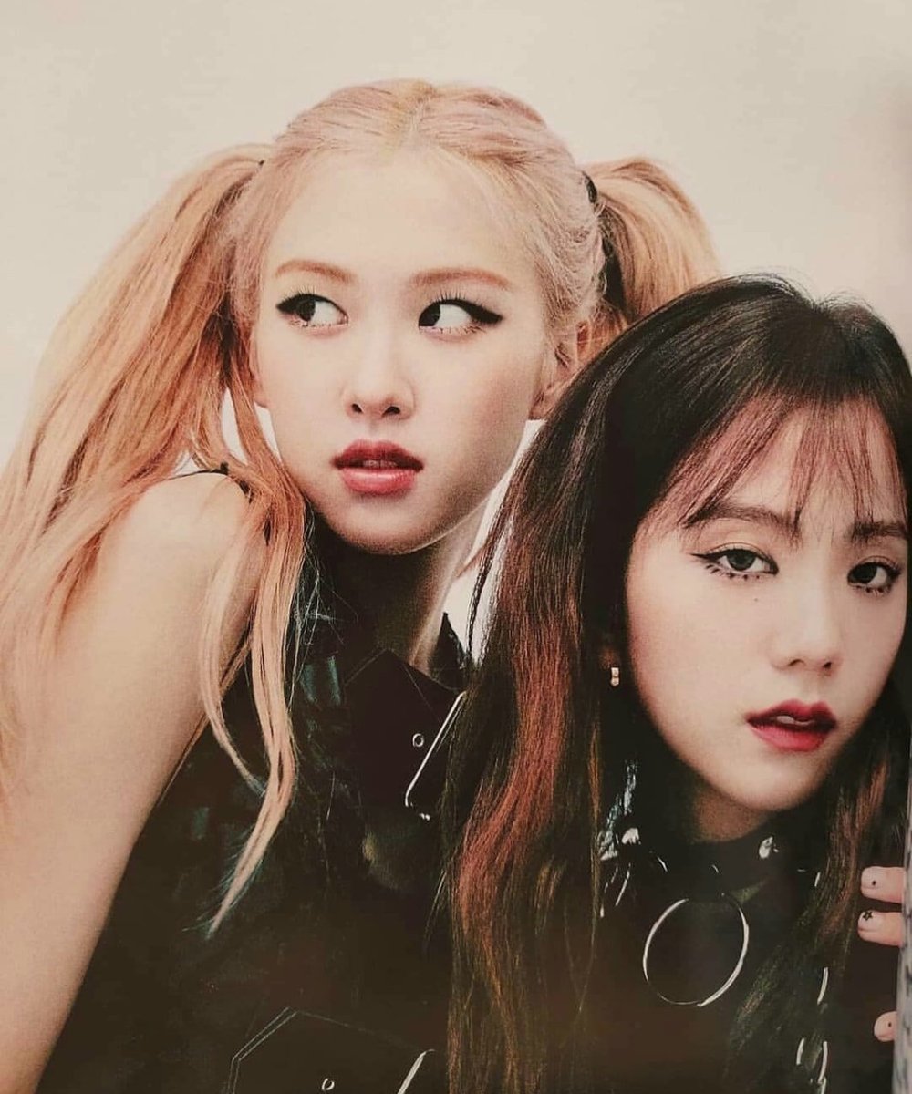 Группа BLACKPINK Розэ