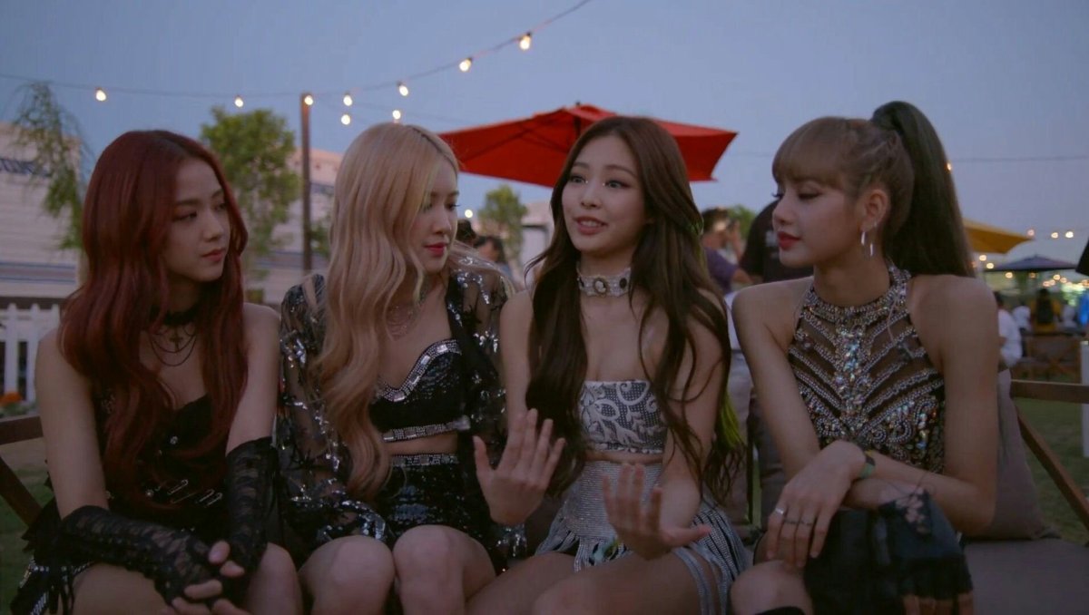 Блэк Пинк 2020 лиса и Дженни