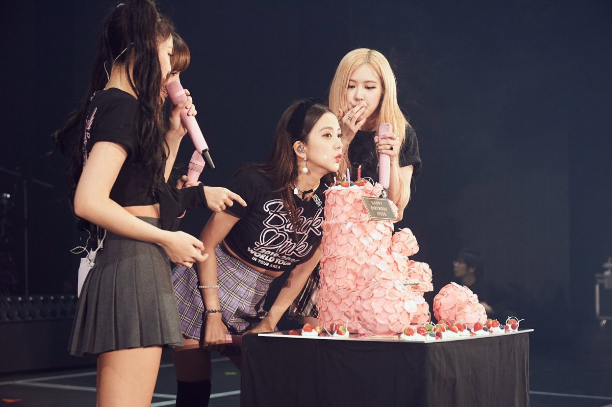 Группа BLACKPINK 2020