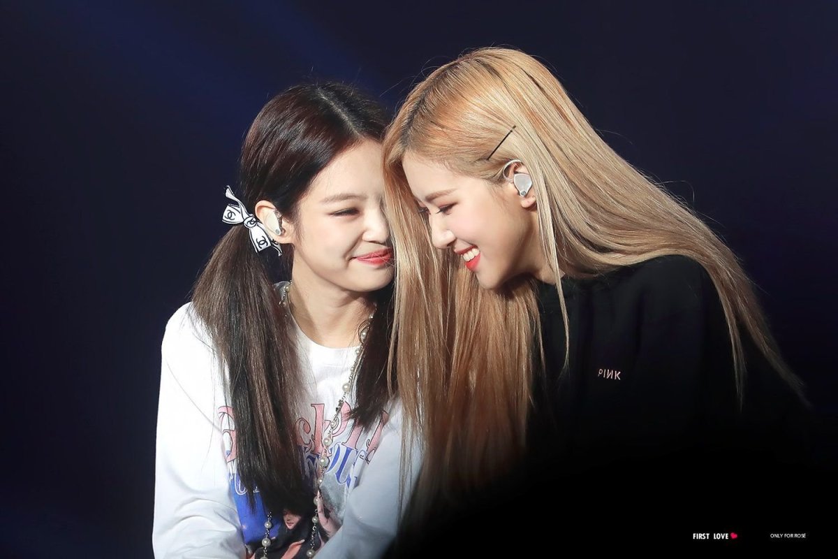 BLACKPINK Jennie and Rose