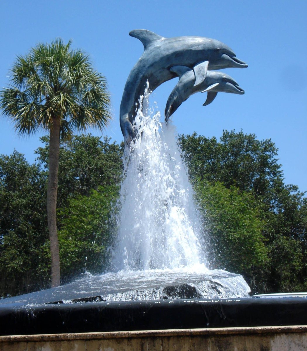 Фонтанчик с черным дельфином соль Илецк