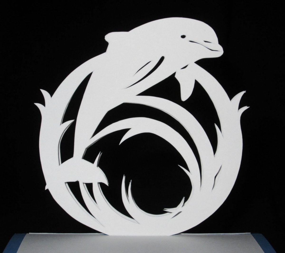 Фонтан черный Дельфин тюрьма