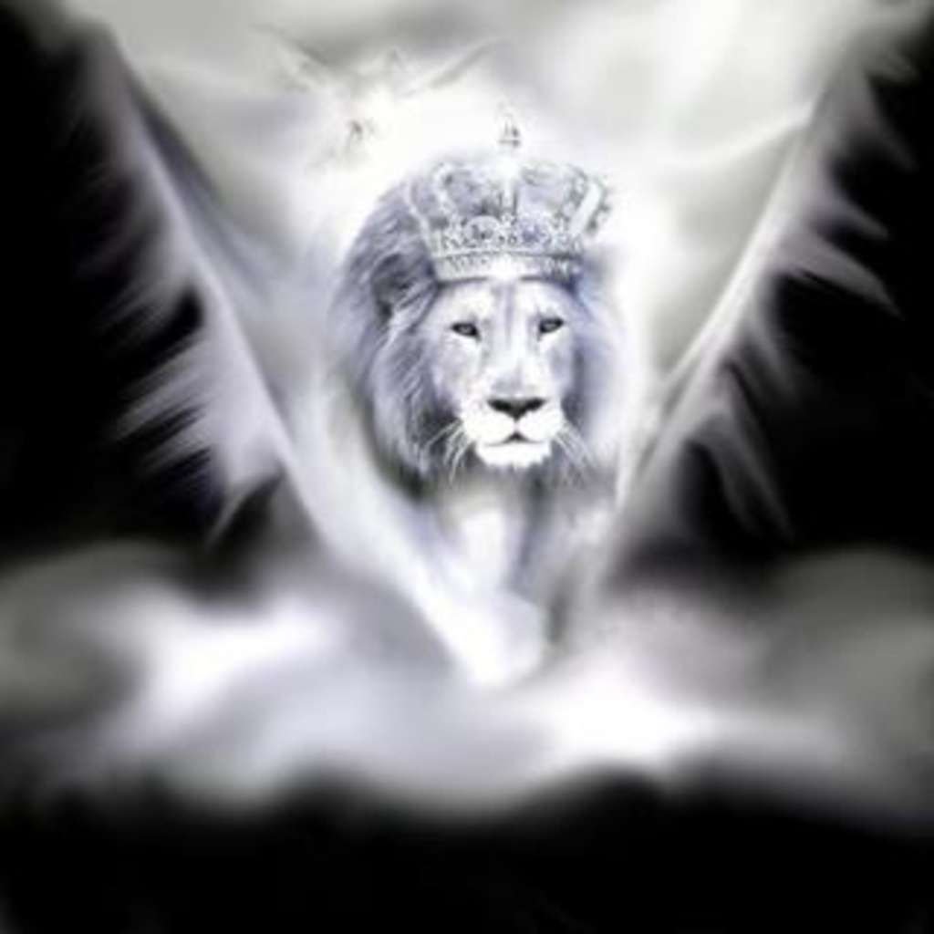 Лев царь в короне