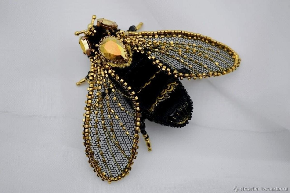 Полосатая пчела