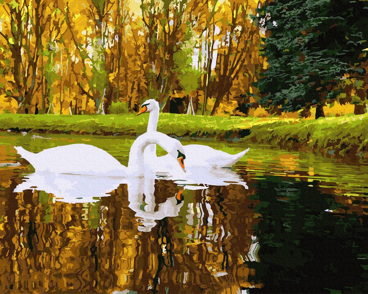 Осеннее озеро с лебедями