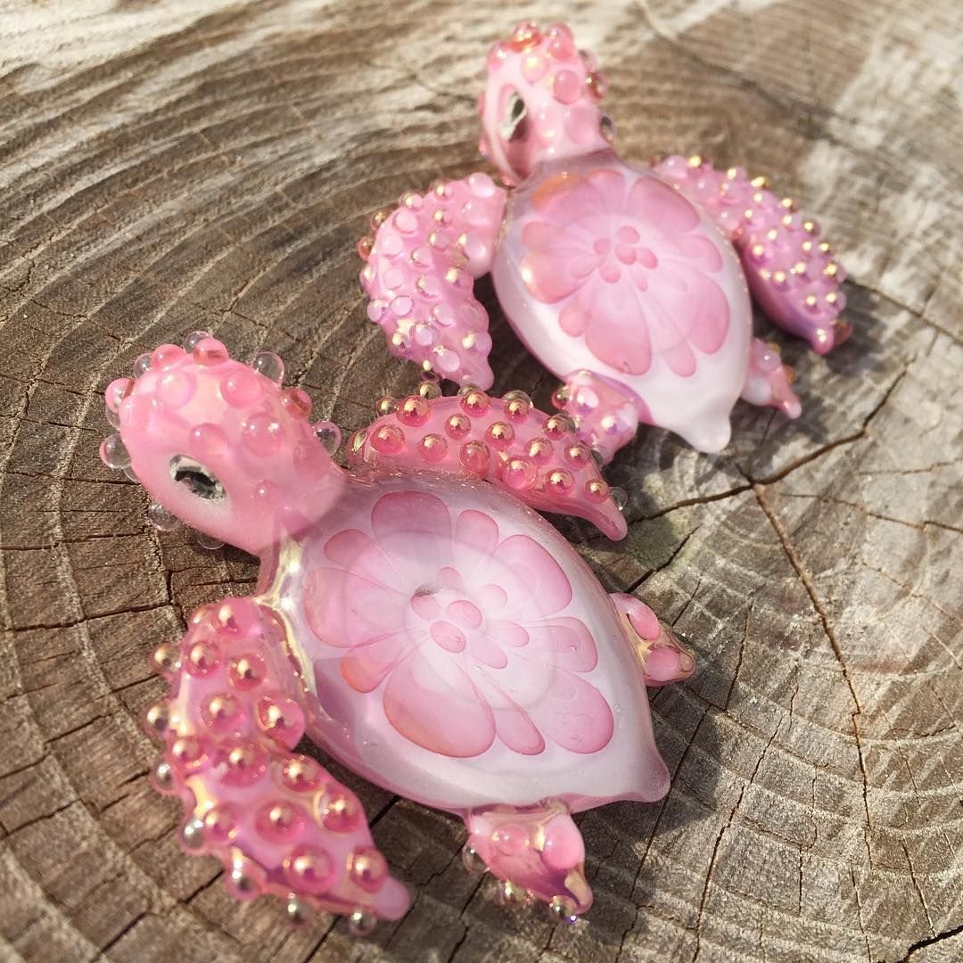 Розовая черепаха