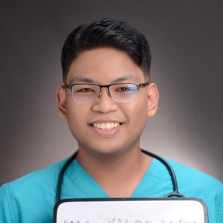 Собака в кепке