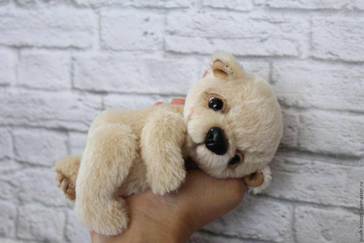 Плюшевый мишка маленький