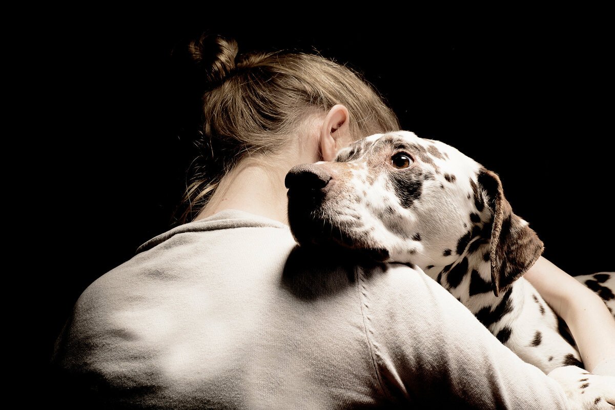 Девушка с собакой