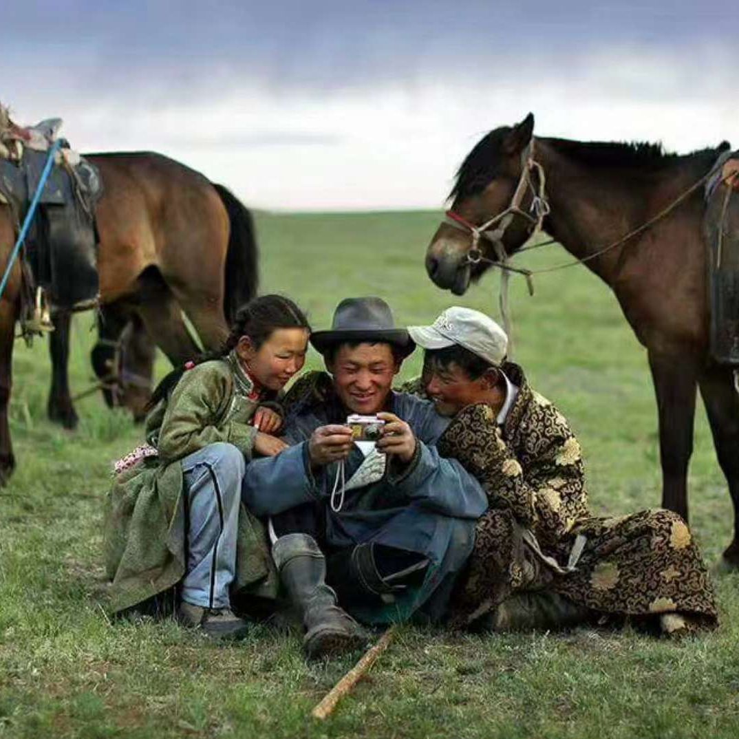 Якуты монголы. Монгольская лошадь. Монгольский мальчик. Монголия лошади. Монгольский конь.