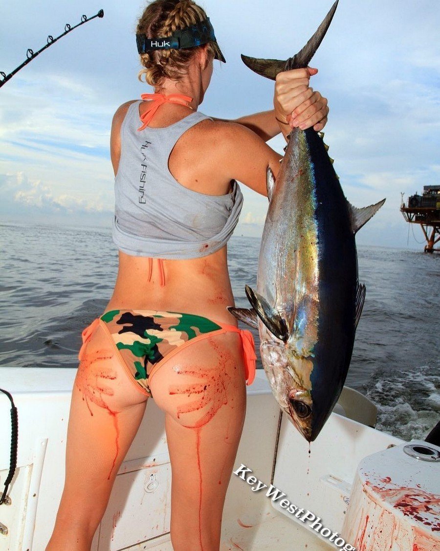 Тёлка с рыбой