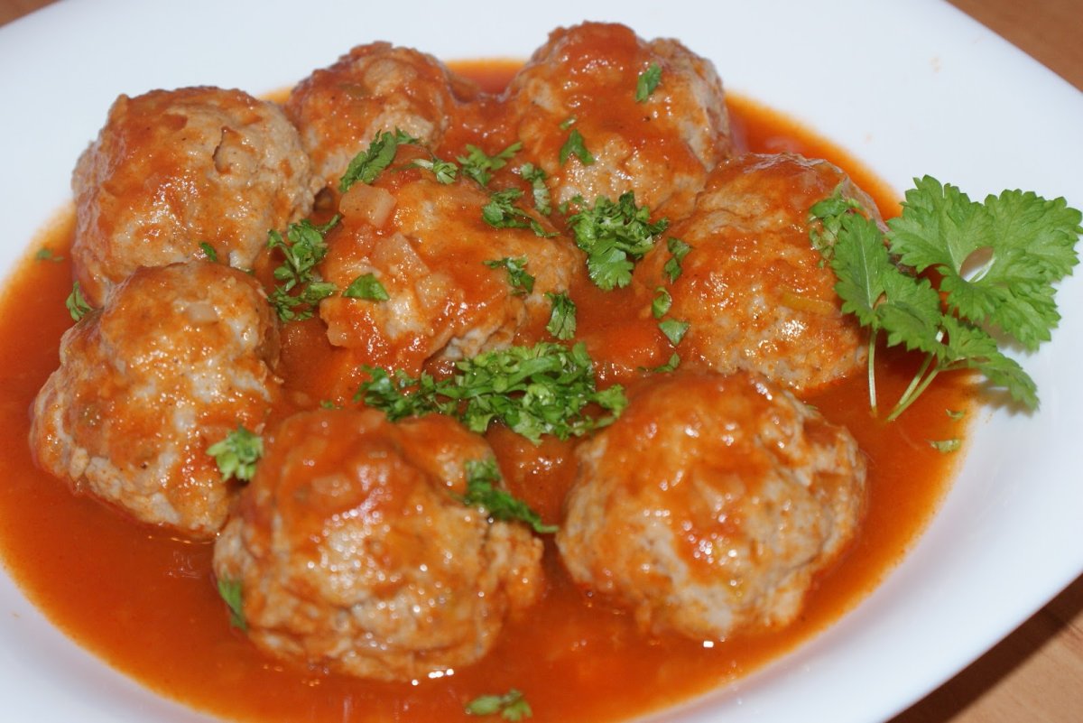 Тефтели с рисом с подливкой