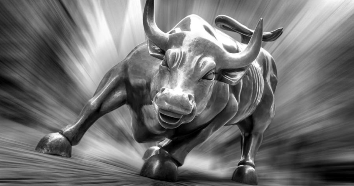 Белый металлический бык 2021