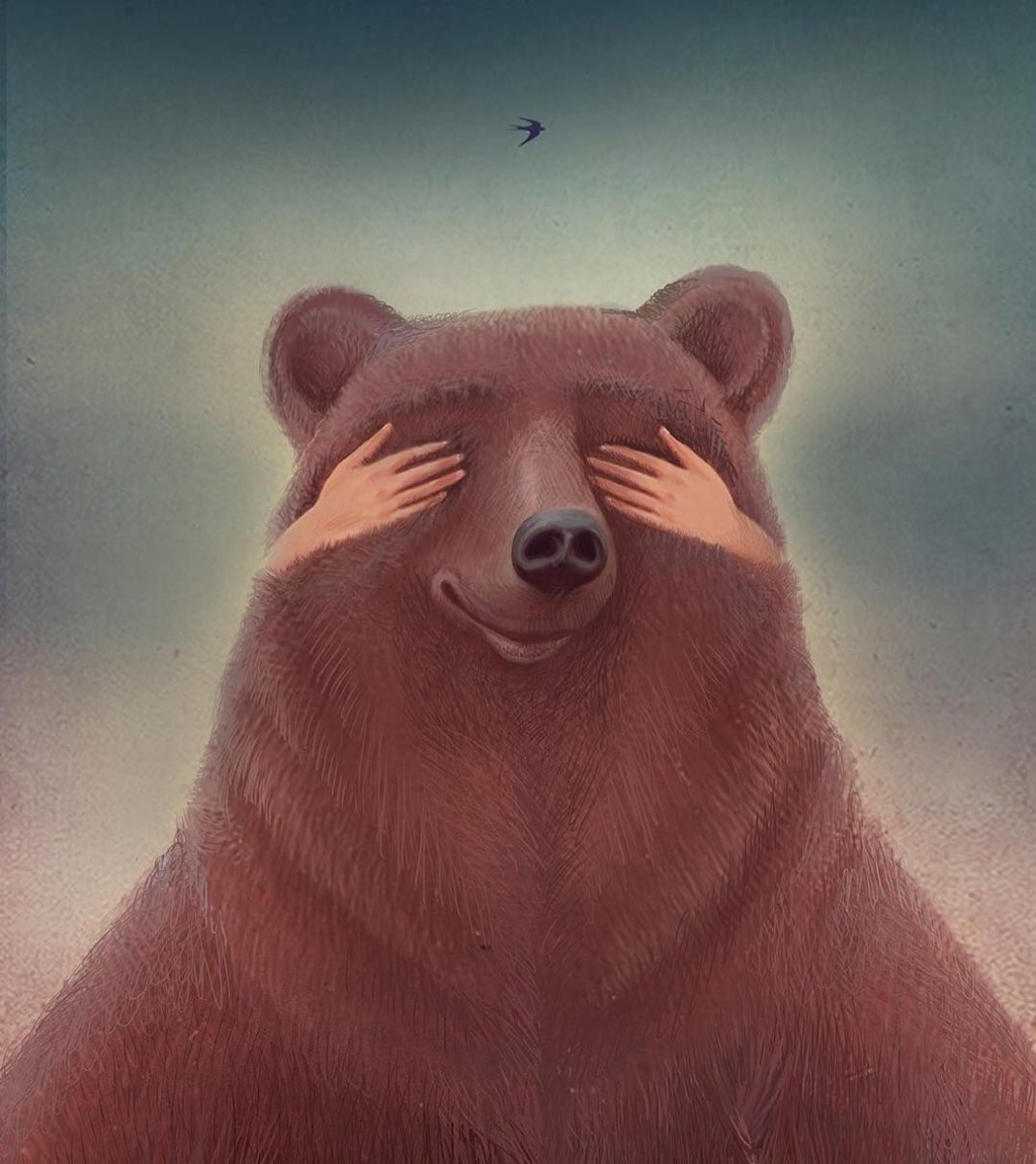 Медведь обнимает
