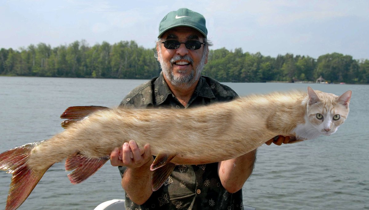 Большая рыба в руках