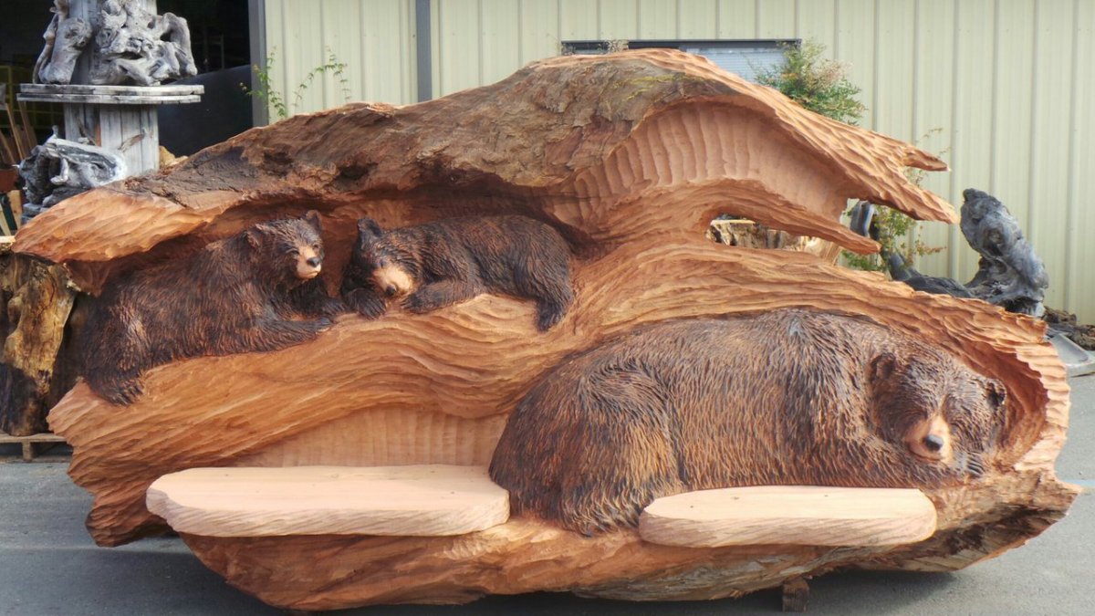 Резьба по дереву на бревне