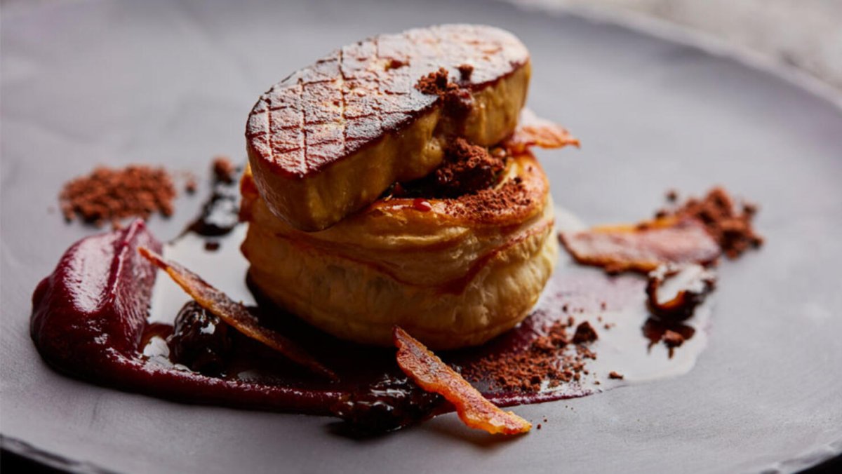 Рыбы выклядывает изводы