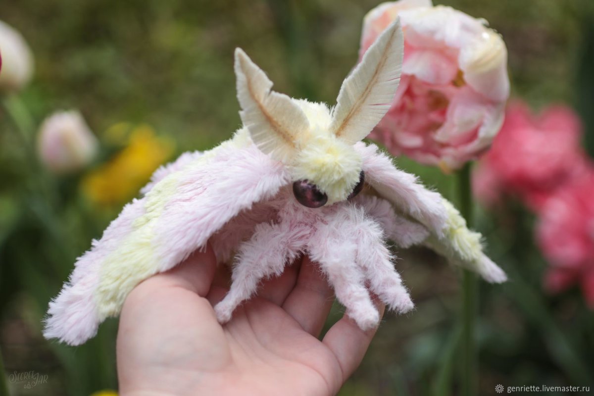 Плюшевая моль из Икеи