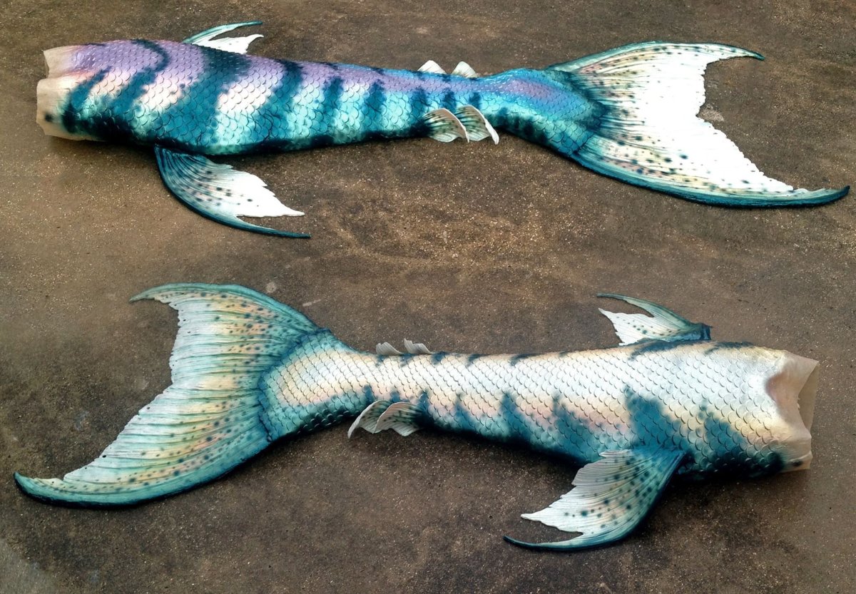 Русалка с хвостом акулы