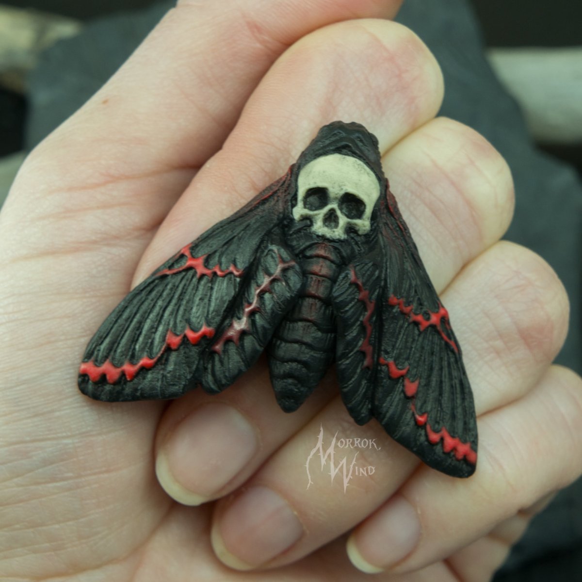 Мотылек Бражник мертвая голова