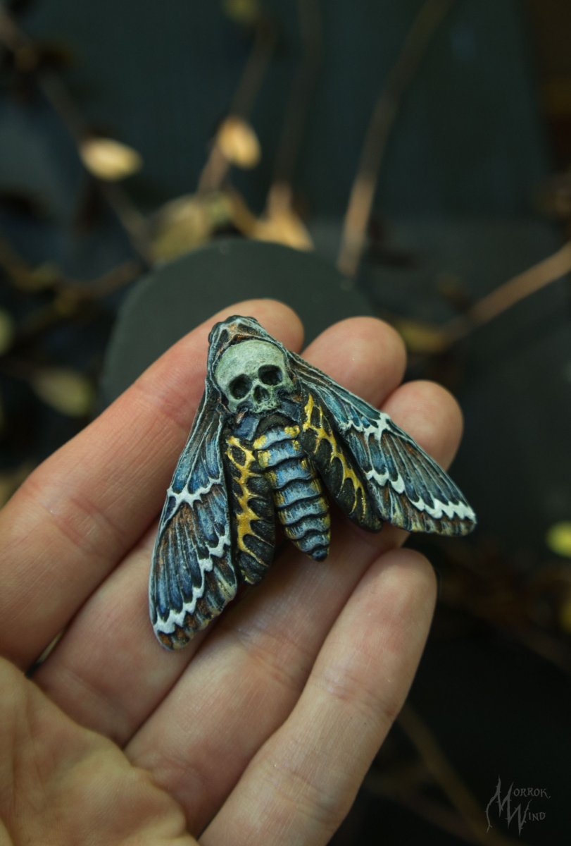 Бабочка Бражник мертвая голова