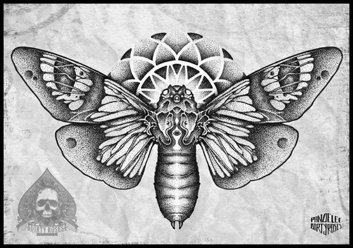 Татуировка Бражник мертвая голова