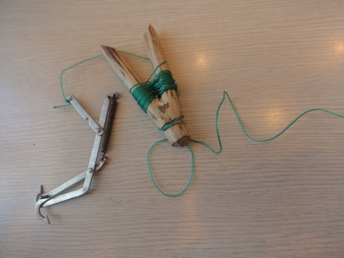 Как сделать донную снасть с грузилом на 2 крючка на течении