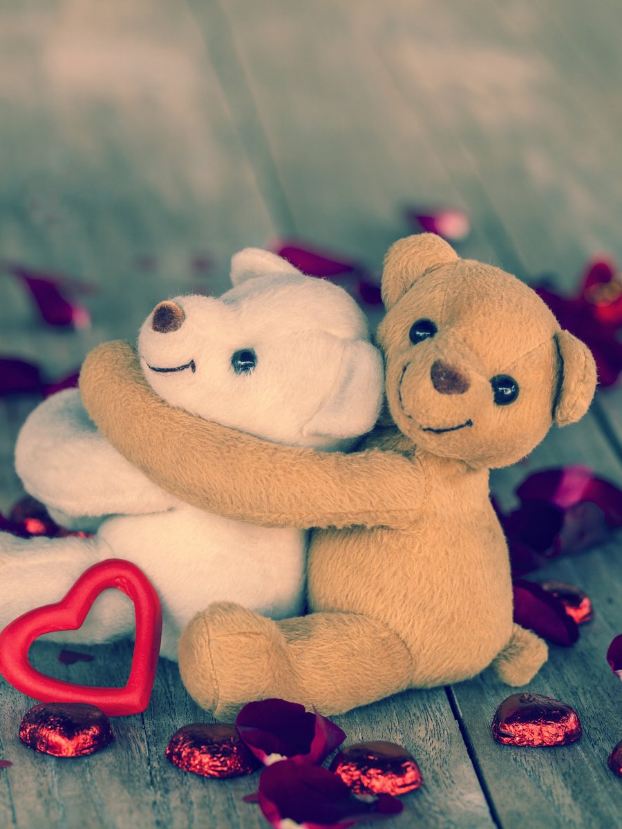 Два мишки с сердечками