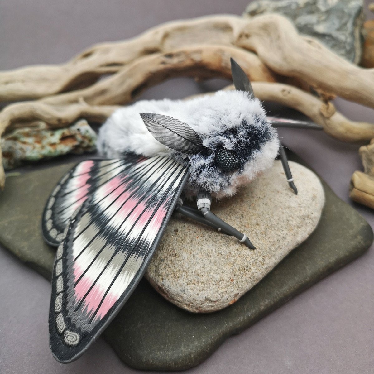 Плюшевый мотылек