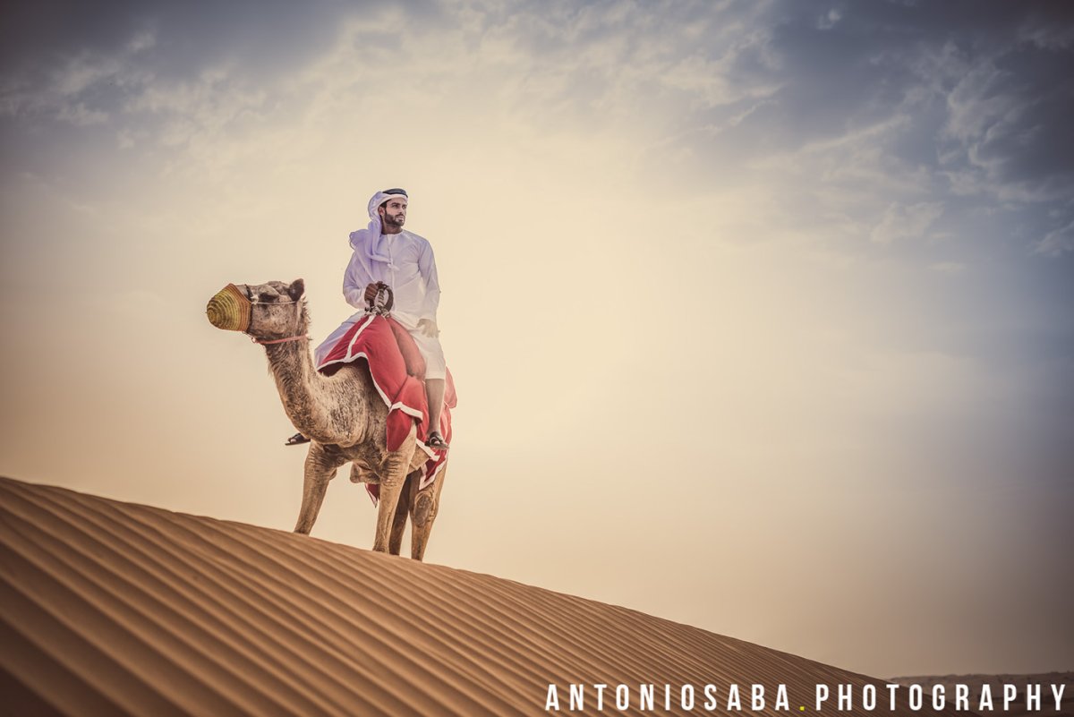 Мужчина на верблюде