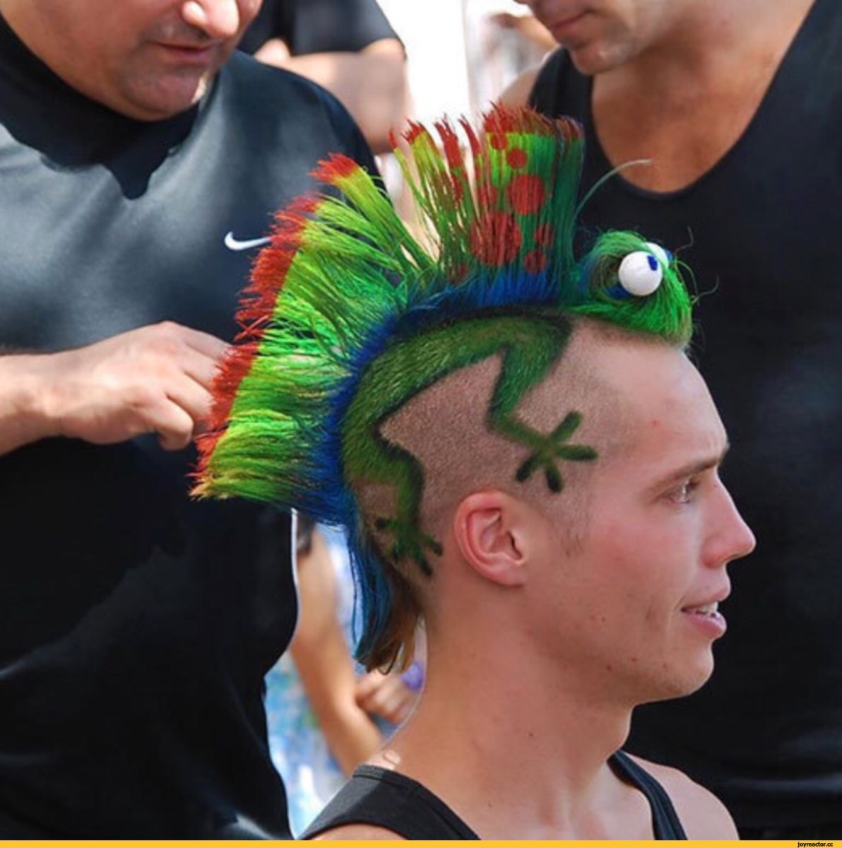 Экстравагантные мужские стрижки