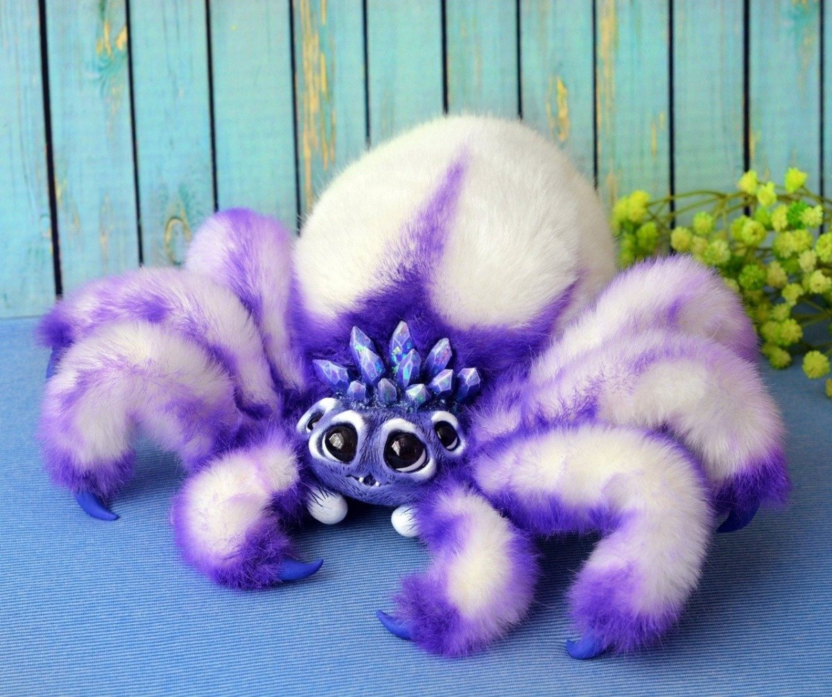 Плюшевый паучок