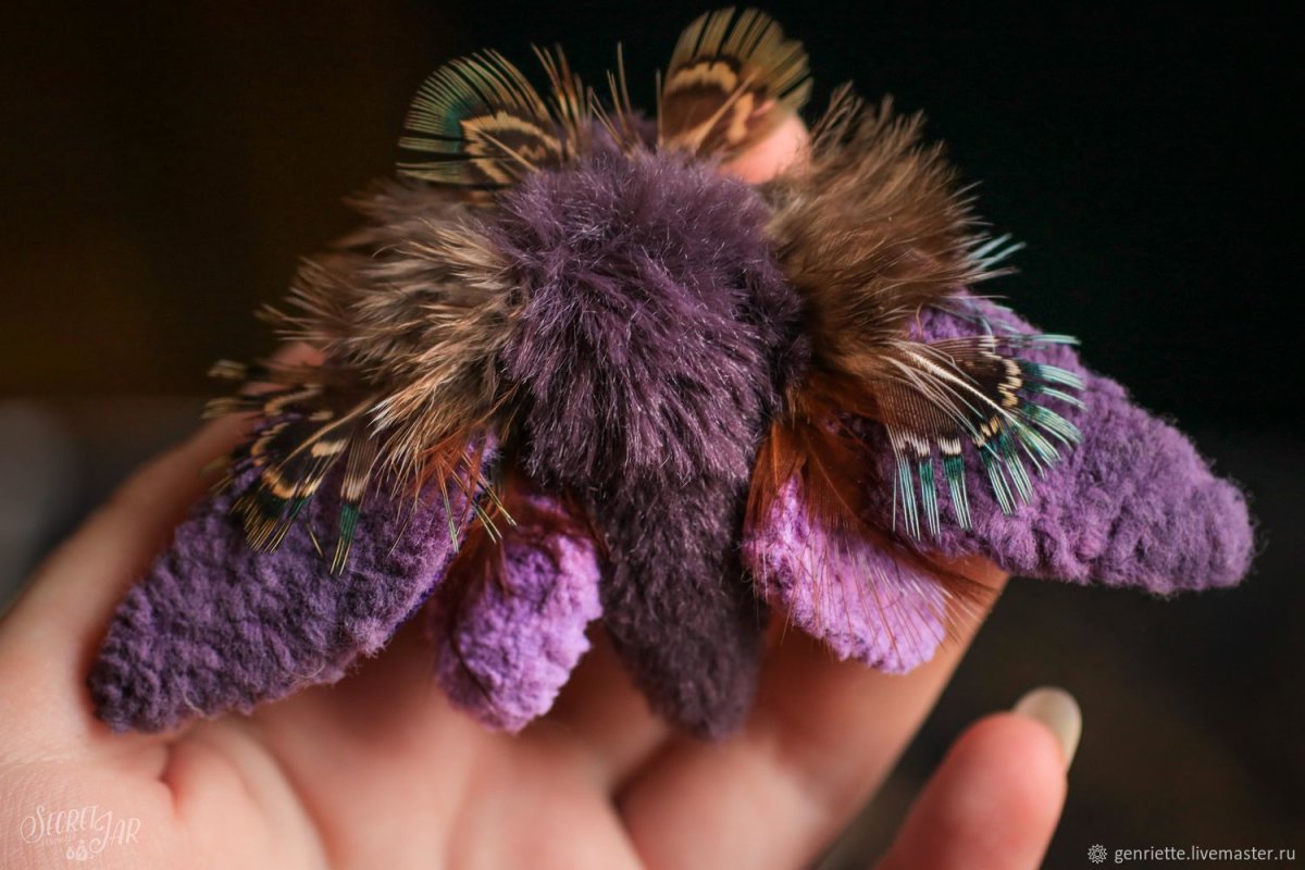 Текстильная брошь мотылек