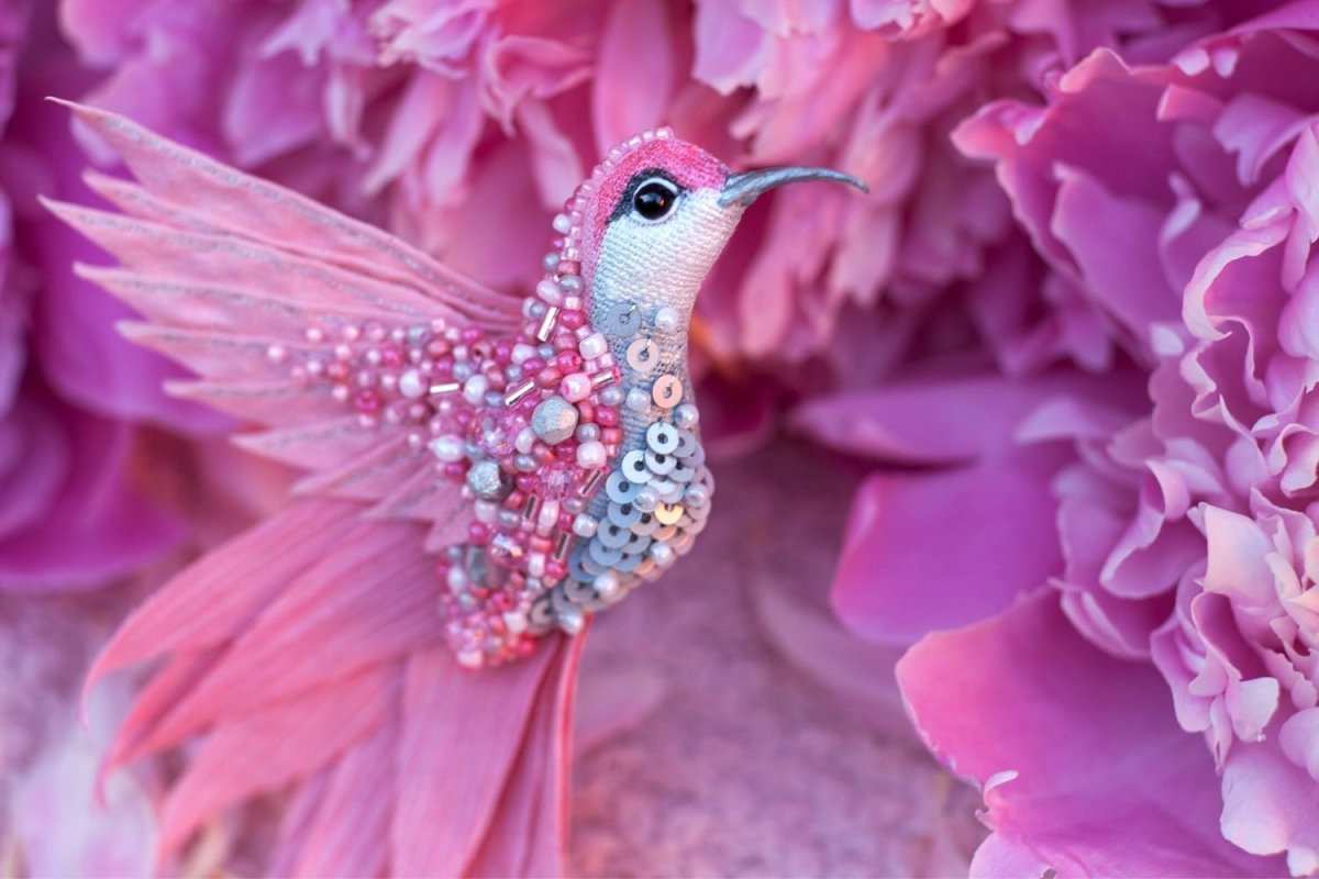 Птичка розовый