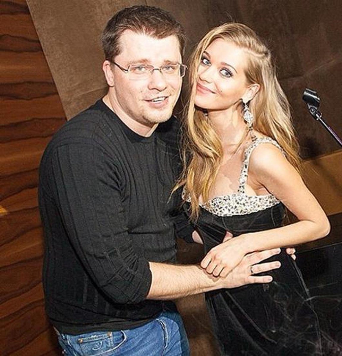 Кристина Асмус и бульдог