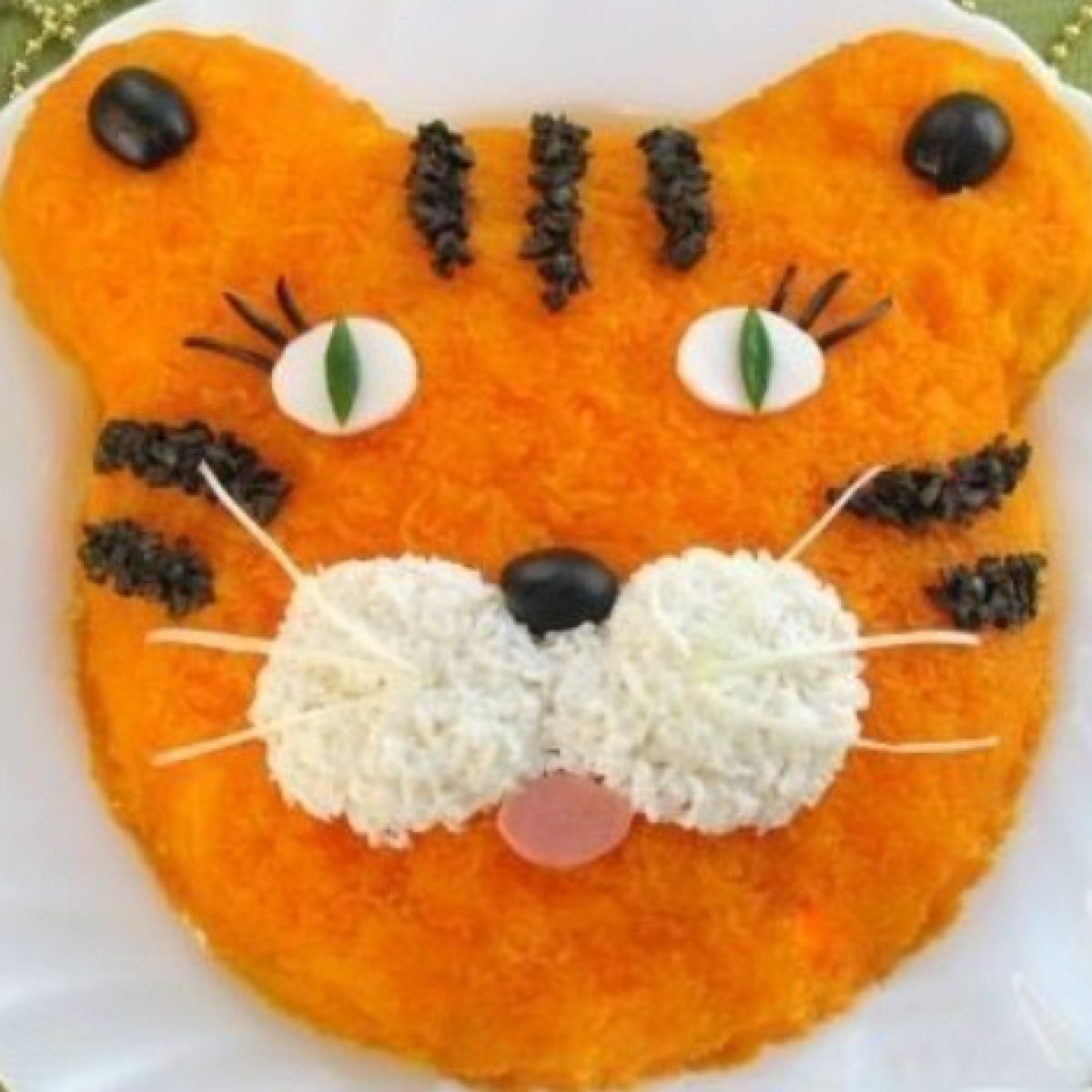 Детский салат с морковкой