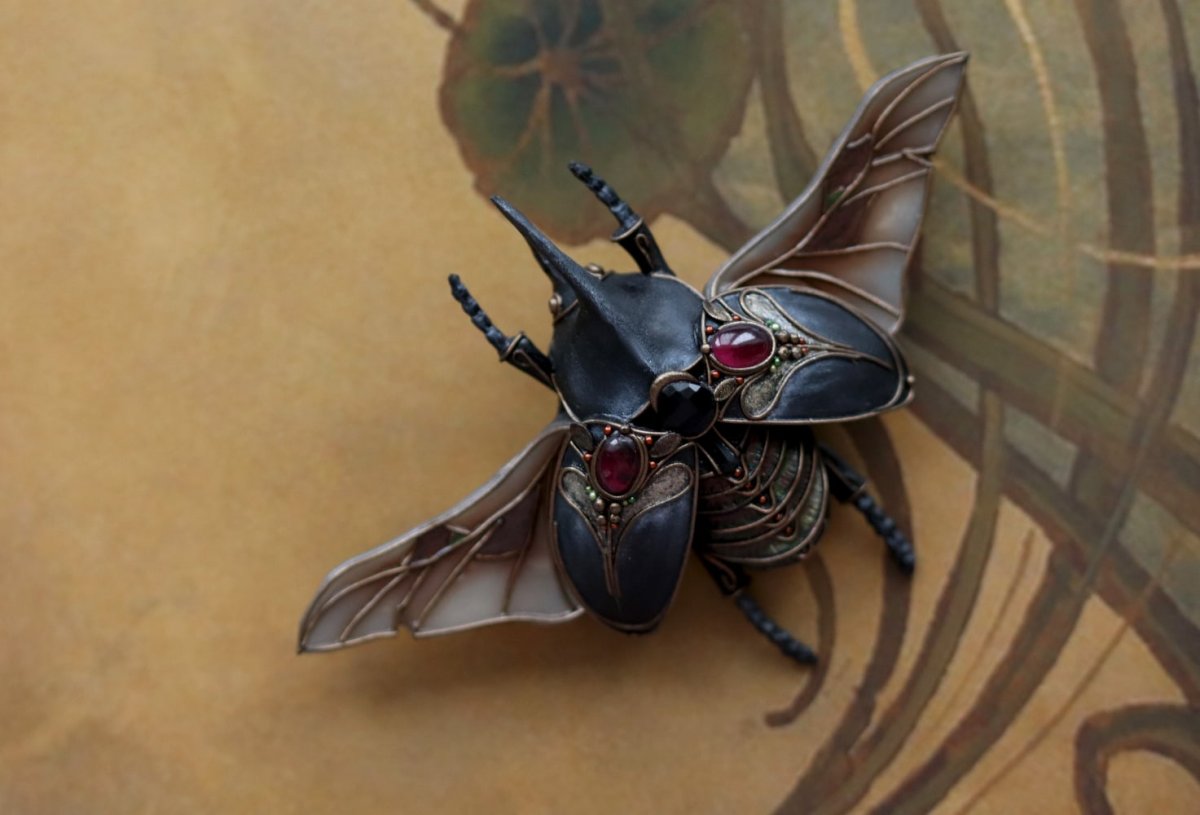 Брошь Жук носорог