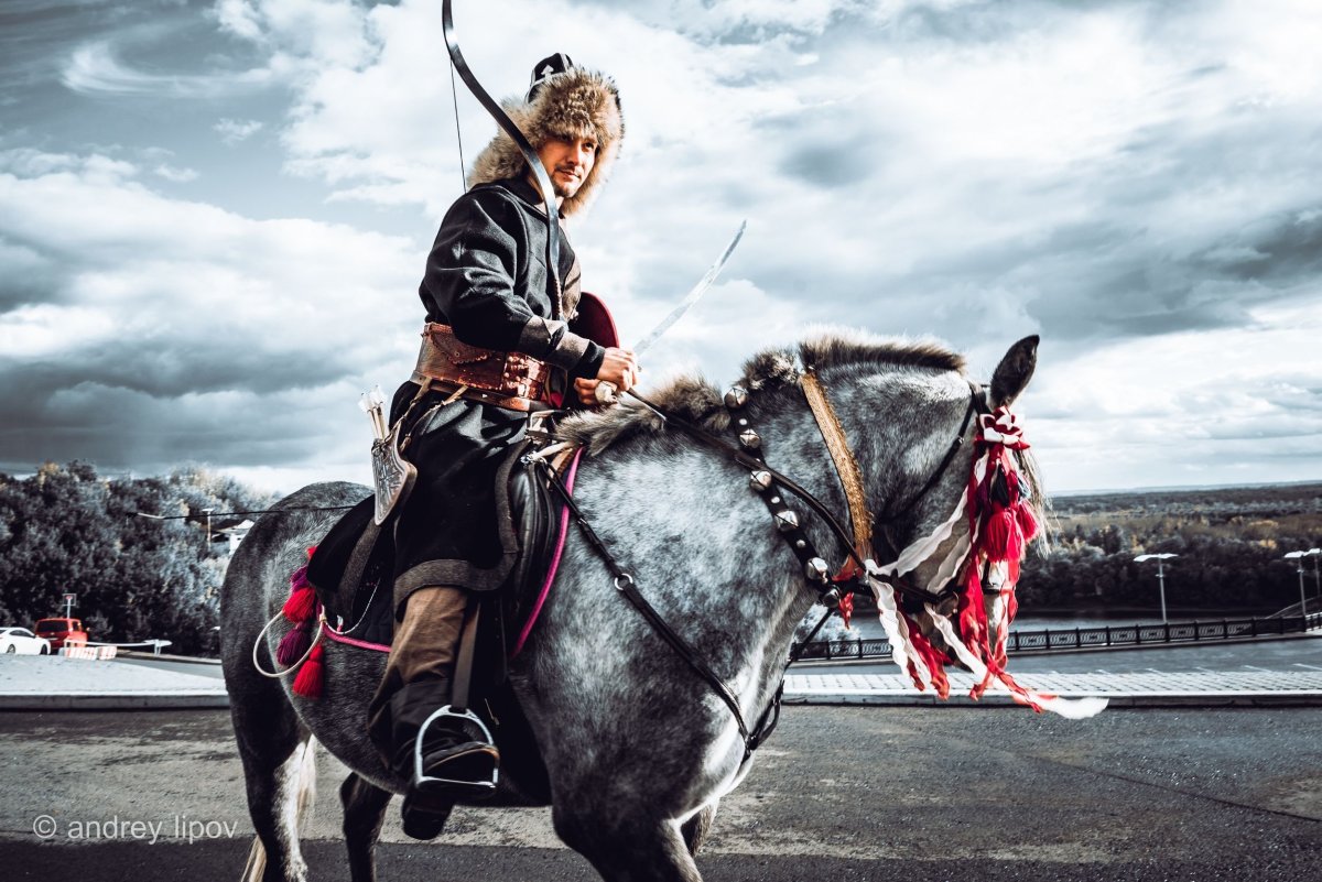 Казахские девушки на лошадях