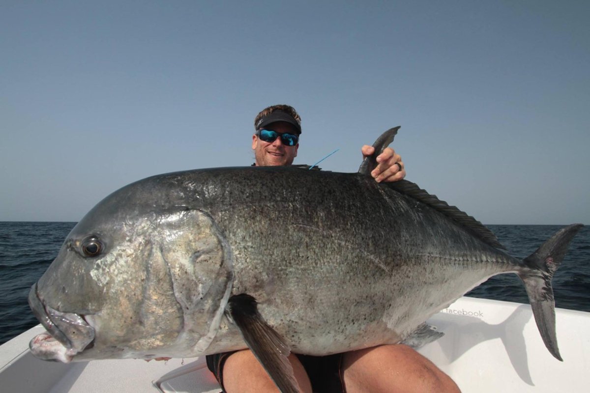 Giant Trevally рыба